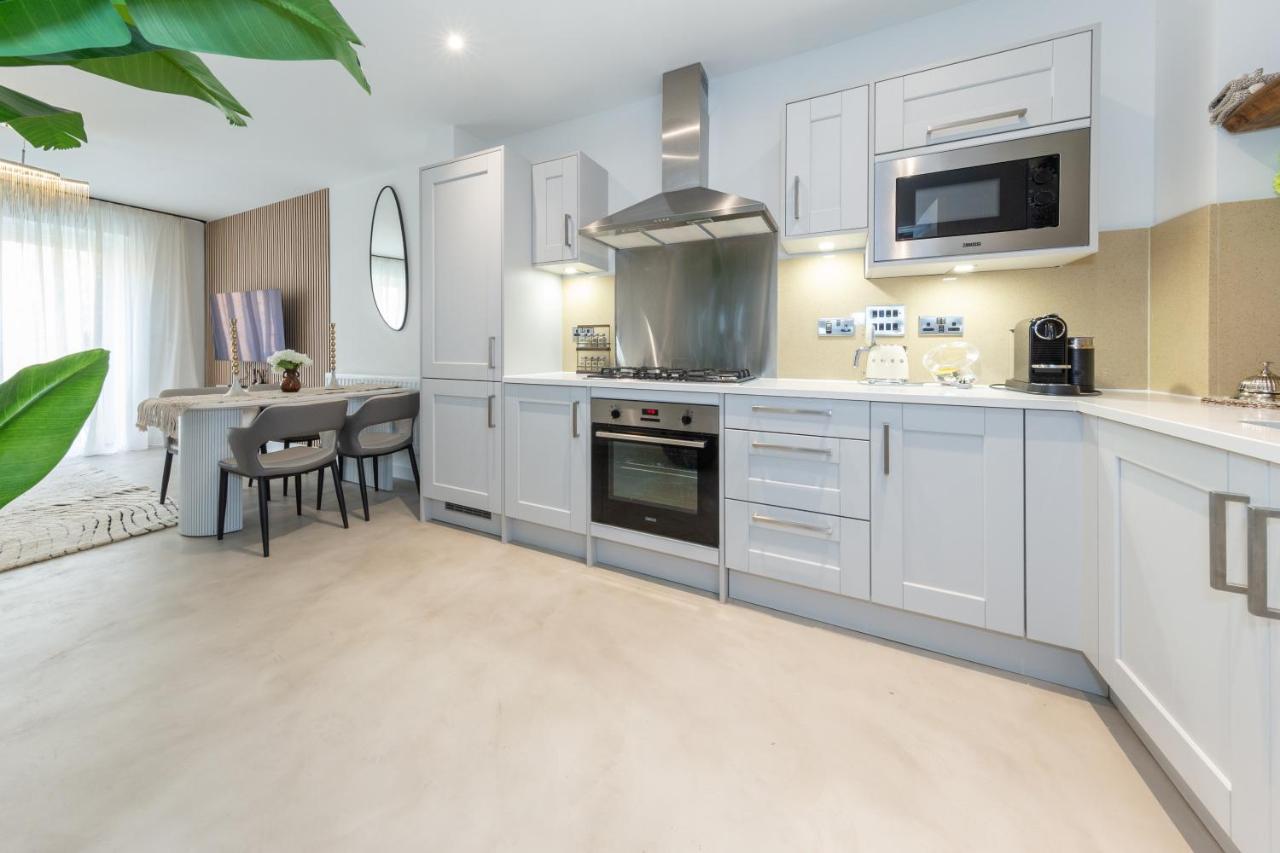 Holiday home Cozen Edgware