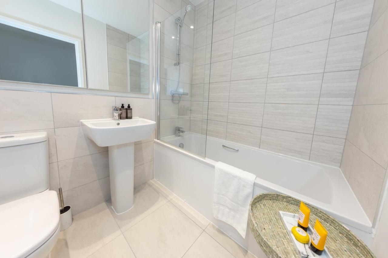 Cozen Holiday home Edgware